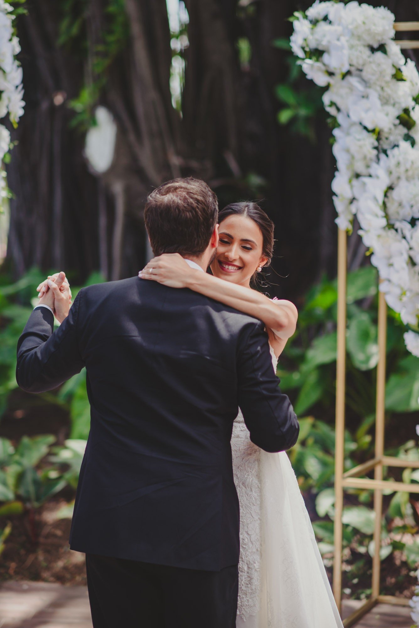 carousel-hero-element image-1