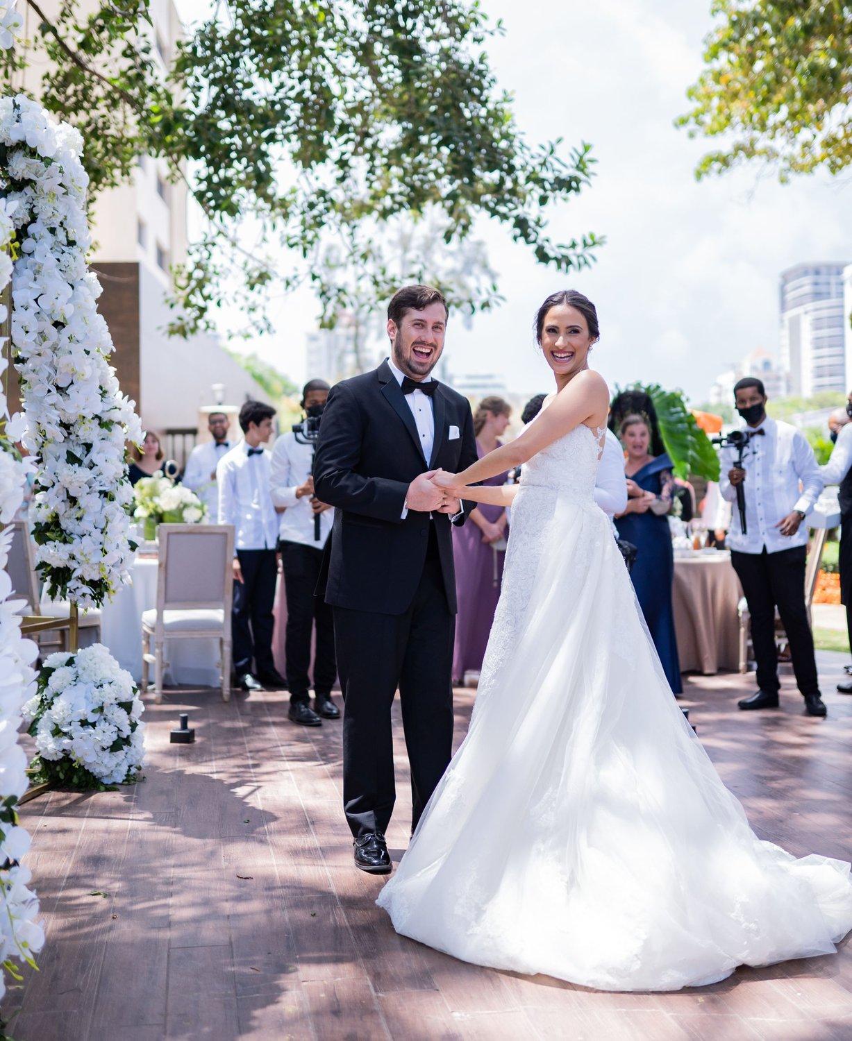 carousel-hero-element image-0